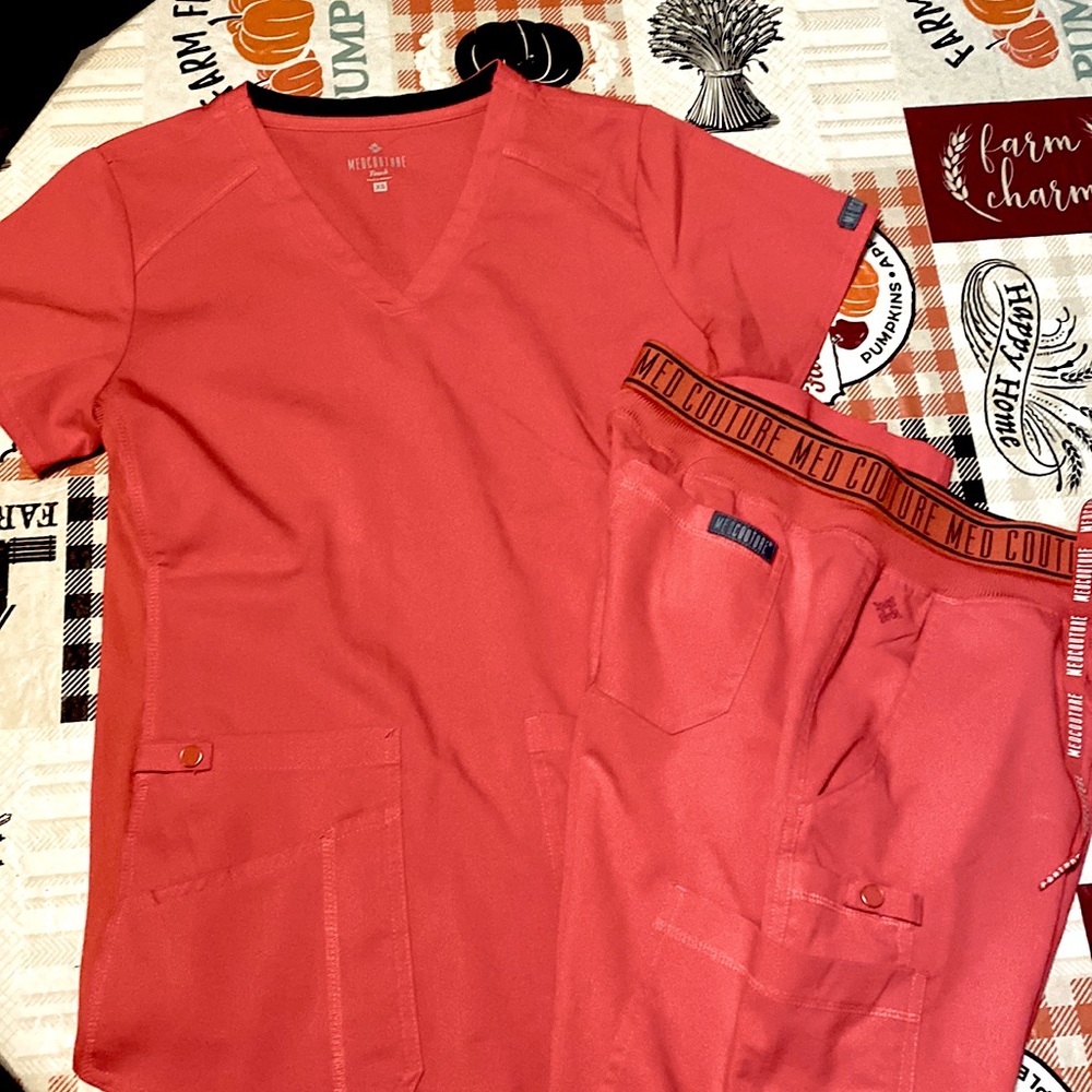 Med couture scrub set